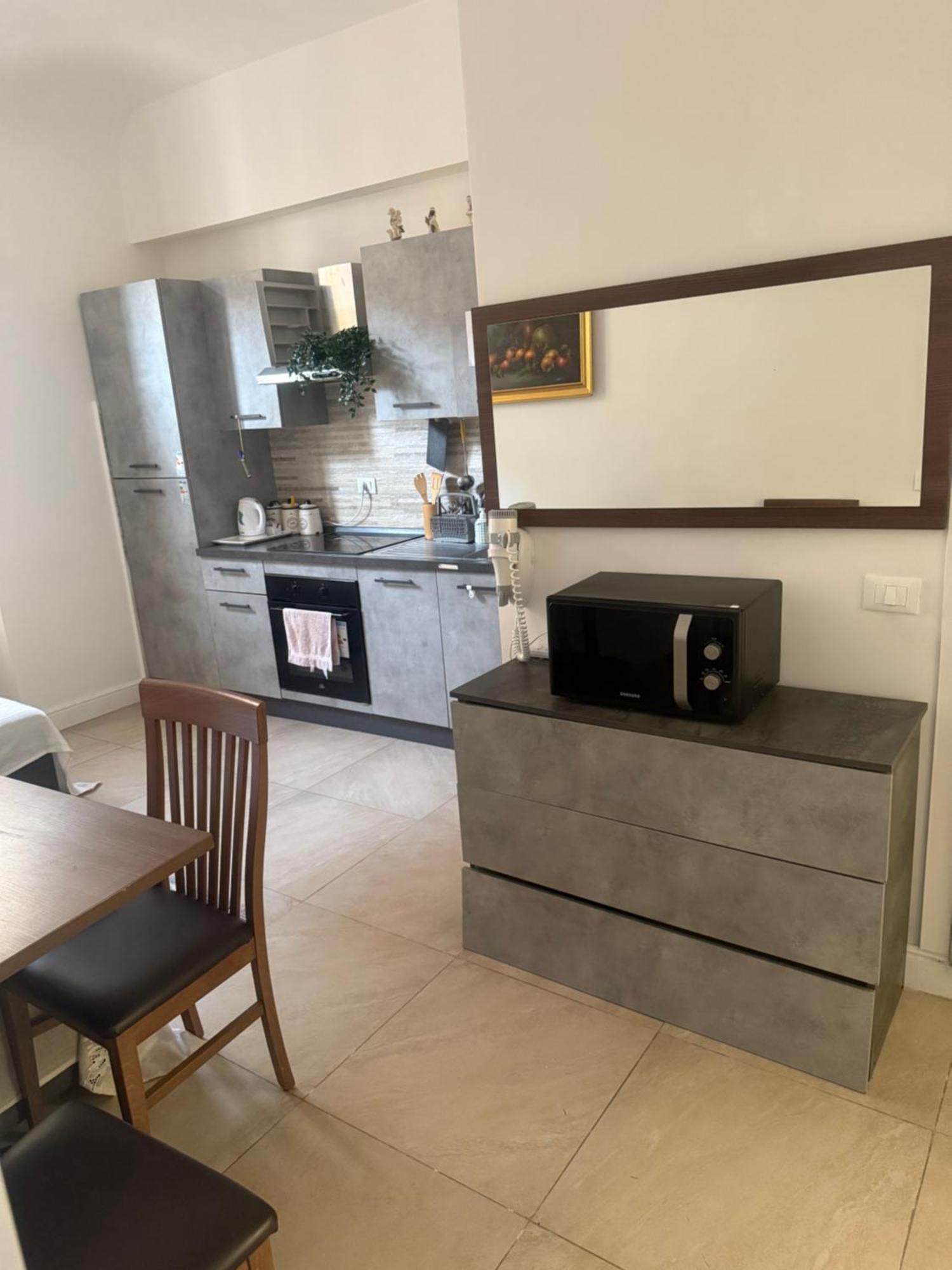 Grand Cucinetta Apartment Roma Ngoại thất bức ảnh
